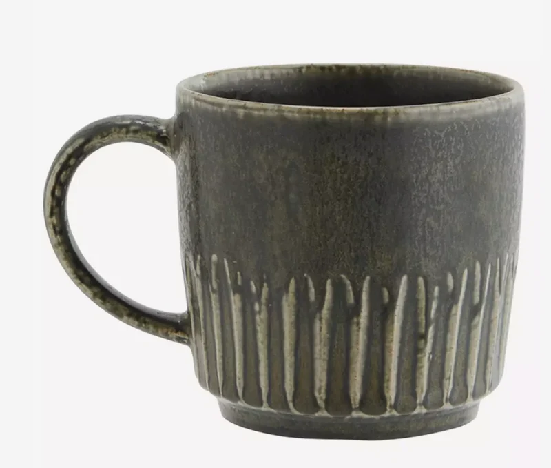 Steingut Becher
