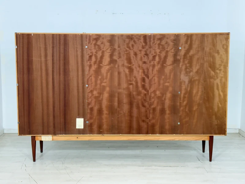 Mid-Century Teak Highboard der 60er Jahre – Wohnzimmerschrank - Anrichte