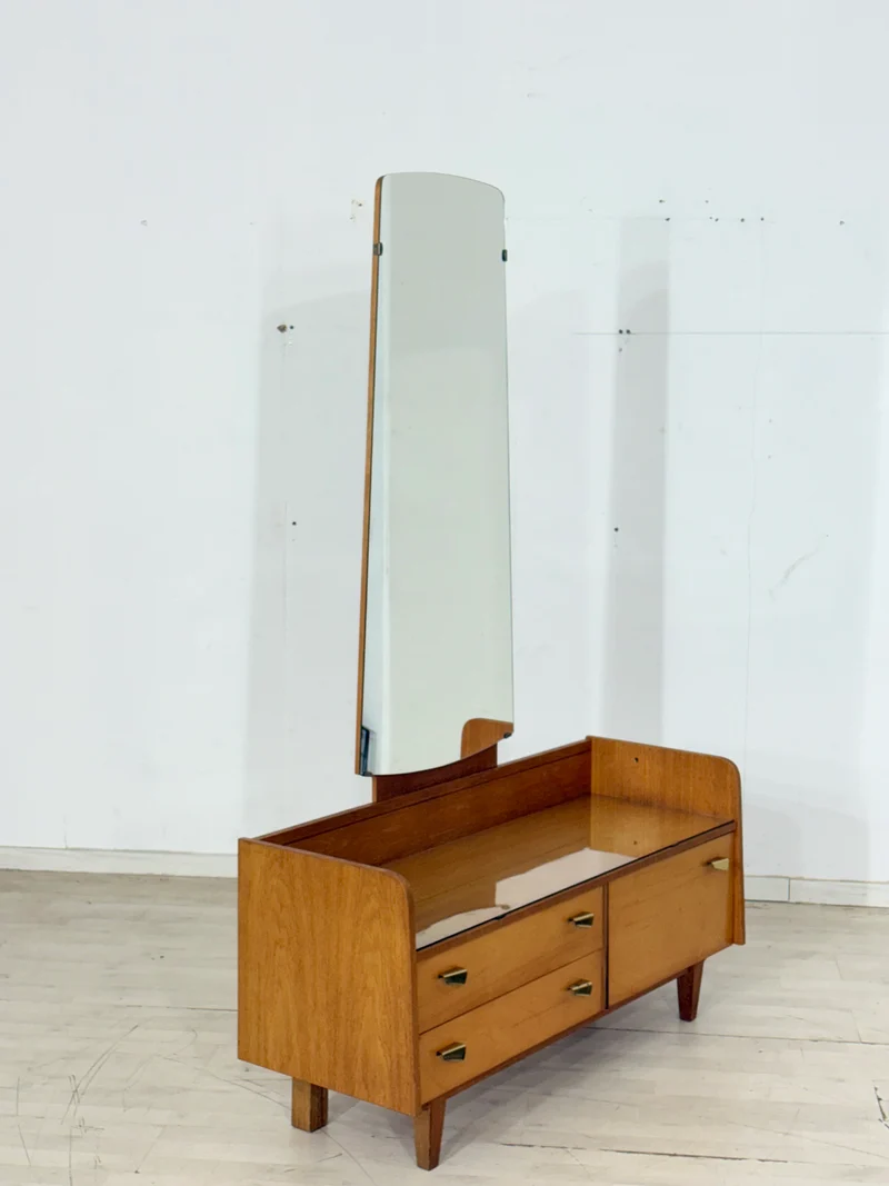 Vintage Kommode / Sideboard / Frisierkommode / Flurschrank / Schlafzimmerschrank