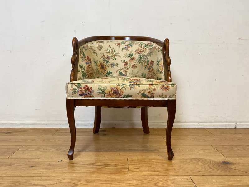 Vornehmer handverzierter Vintage Salonsessel mit Schwänen und tollem floralem, jedoch etwas fleckigem, Bezug I Sessel Stuhl Armlehnstuhl Lesesessel Sitzgarnitur Stilmöbel I