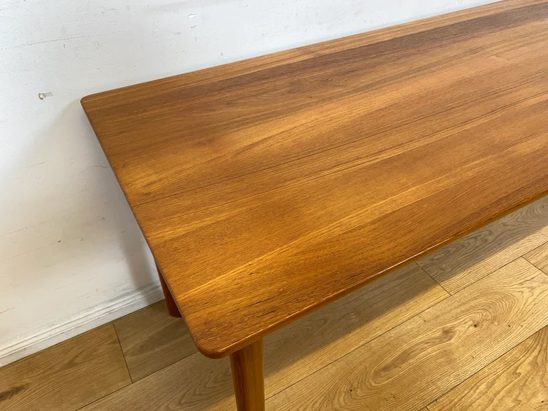 Seltener skandinavischer Mid-Century Designertisch von A/S Niels Bach Møbelfabrik in Teakholz I hoher Couchtisch Salontisch niedriger Esstisch Holztisch Küchentisch Tisch Danish Design Vintage