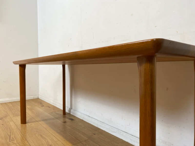 Seltener skandinavischer Mid-Century Designertisch von A/S Niels Bach Møbelfabrik in Teakholz I hoher Couchtisch Salontisch niedriger Esstisch Holztisch Küchentisch Tisch Danish Design Vintage