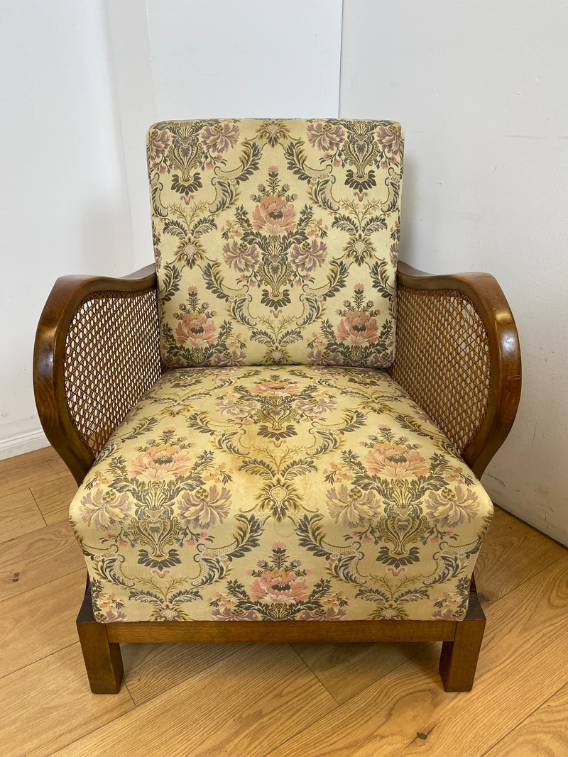 WMK I 1/2 Wunderschöner antiker Sessel mit floralem Bezug , Wiener Geflecht und Federkern (Kopie)