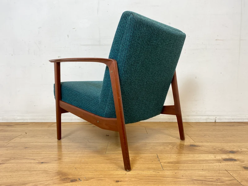 Eleganter skandinavischer Mid-Century Sessel mit Teakholz Rahmen, Federkern und petrol Blauem Original Bezug I Clubsessel Armchair Sitzgarnitur Danish Design Vintage 60er I