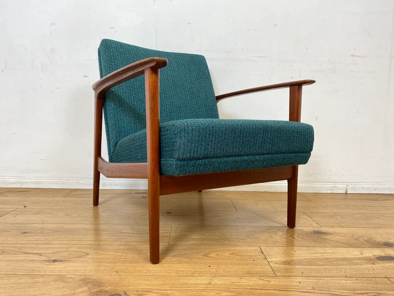 Eleganter skandinavischer Mid-Century Sessel mit Teakholz Rahmen, Federkern und petrol Blauem Original Bezug I Clubsessel Armchair Sitzgarnitur Danish Design Vintage 60er I