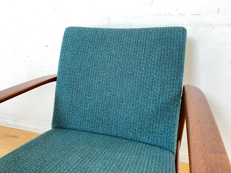 Eleganter skandinavischer Mid-Century Sessel mit Teakholz Rahmen, Federkern und petrol Blauem Original Bezug I Clubsessel Armchair Sitzgarnitur Danish Design Vintage 60er I