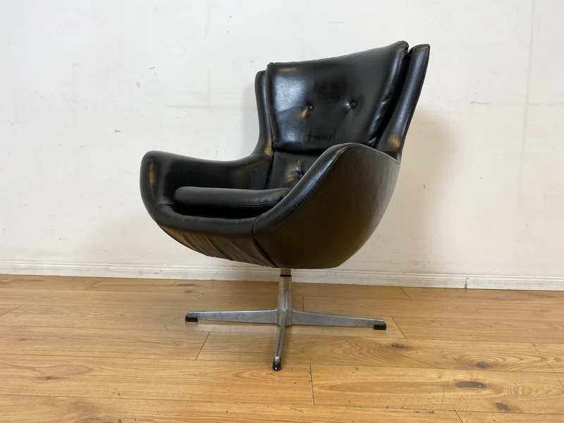 Formschöner skandinavischer Space Age Drehsessel mit Kunstleder Bezug bau ähnlich mit Eggchair I Sessel Ledersessel Armchair Designersessel Ei Lesesessel Vintage 70er I
