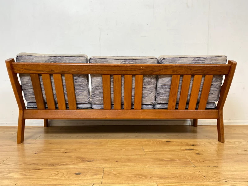 Stilvolles und hochwertiges skandinavisches Sofa aus Teakholz mit Originalbezug und Federkern I Couch 3-Sitzer 3er Danish Design Mid-Century Vintage 60er 70er Teak I