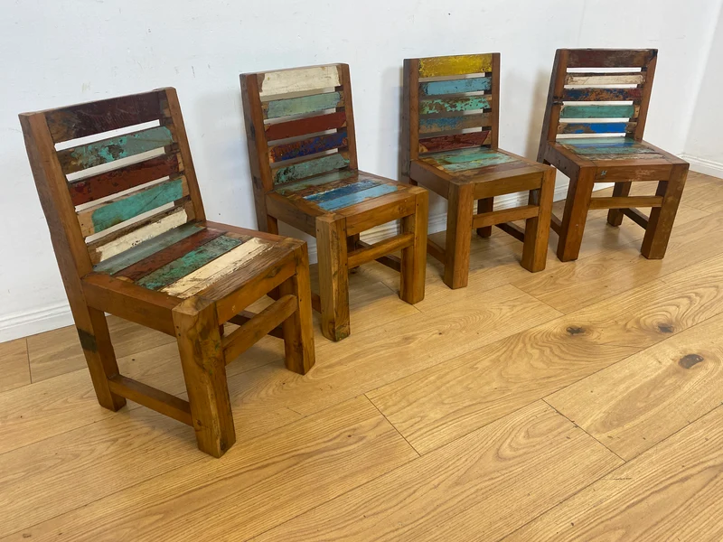 Bunter, stabiler und nachhaltiger Kinderstuhl handgefertigt aus altem Bootsholz in Originalfarben I Stuhl Kleinkindstuhl Holzstuhl Kinderzimmer Spielecke Kindermöbel Spielzimmer I