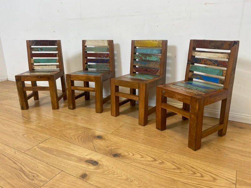 Bunter, stabiler und nachhaltiger Kinderstuhl handgefertigt aus altem Bootsholz in Originalfarben I Stuhl Kleinkindstuhl Holzstuhl Kinderzimmer Spielecke Kindermöbel Spielzimmer I