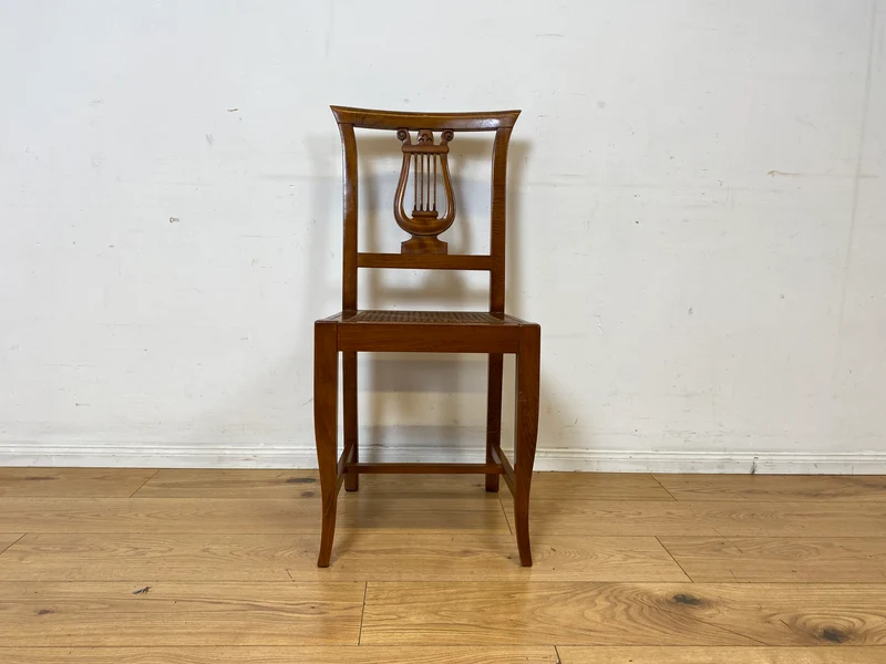 Eleganter und sehr gut erhaltener handverzierter Vintage Stuhl im antiken Stil mit Geflecht I Esszimmerstuhl Holzstuhl Küchenstuhl Dining Chair Jugendstil Stilmöbel I