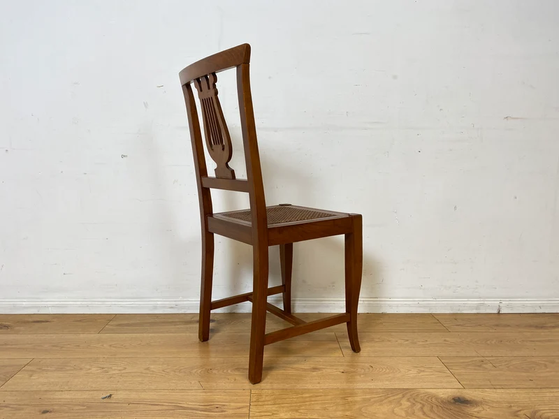 Eleganter und sehr gut erhaltener handverzierter Vintage Stuhl im antiken Stil mit Geflecht I Esszimmerstuhl Holzstuhl Küchenstuhl Dining Chair Jugendstil Stilmöbel I