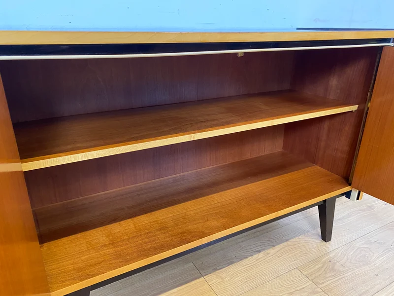Stilvolles dunkles 60er Jahre Sideboard mit konischen Füßen und Messing Beschlag I Kommode Schrank Wäschekommode Fernsehkommode TV Lowboard Board 50er Rockabilly Vintage I