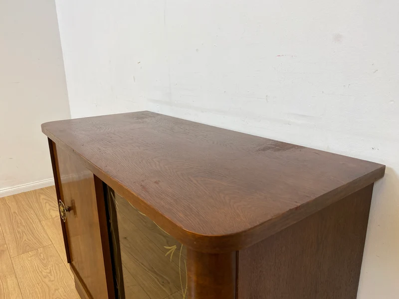 Stilvolle und gut erhaltene 50er Jahre Barkommode mit Schiebetüren & Originalgläsern I Barschrank Barvitrine Vitrine Bar Kommode Sideboard Mid-Century Vintage 60er I