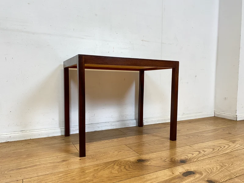 WMK I Einzigartiger skandinavischer Mid-Century Palisander mit Glasplatte und handgesticktem Gobelin I Wohnzimmertisch Beistelltisch Glastisch Ablage Danish Design Vintage Rosewood I