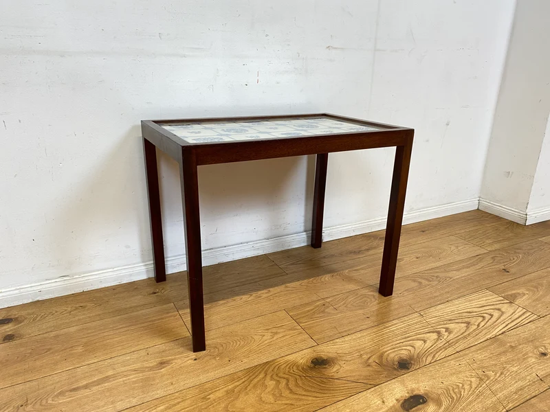 WMK I Einzigartiger skandinavischer Mid-Century Palisander mit Glasplatte und handgesticktem Gobelin I Wohnzimmertisch Beistelltisch Glastisch Ablage Danish Design Vintage Rosewood I