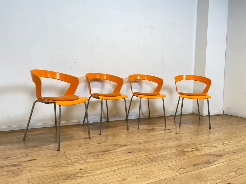 Oranger stapelbarer Stuhl Ibis von Metalmobil Arrredo aus Kunststoff I Stapelstuhl Stapelstühle Plastikstuhl Küchenstuhl Balkonstuhl Konferenzstuhl Bistrostuhl Gastro Space Age Stil I