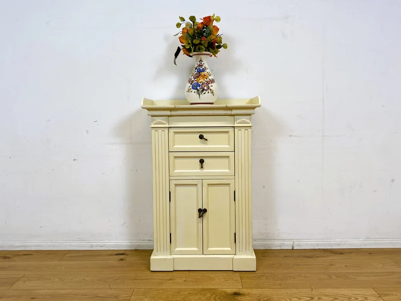 Sehr schöner weißer Vintage Schrank im antiken Stil mit Schubladen und Messinggriffen I Kommode Flurkommode Garderobe Wäschekommode Schuhkommode Schuhschrank Garderobe I