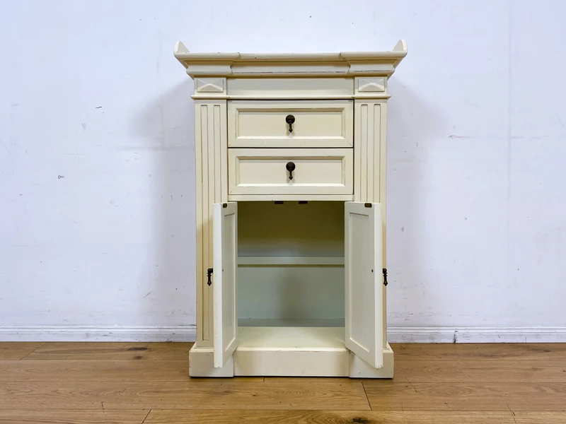 Sehr schöner weißer Vintage Schrank im antiken Stil mit Schubladen und Messinggriffen I Kommode Flurkommode Garderobe Wäschekommode Schuhkommode Schuhschrank Garderobe I