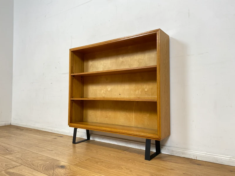 Schönes helles Mid-Century Regal , Vollholz, mit verstellb. Regalböden & neuen Metallfüßen I Holzregal Bücherregal Bücherschrank Küchenregal Regalwand Vintage Retro 60er I