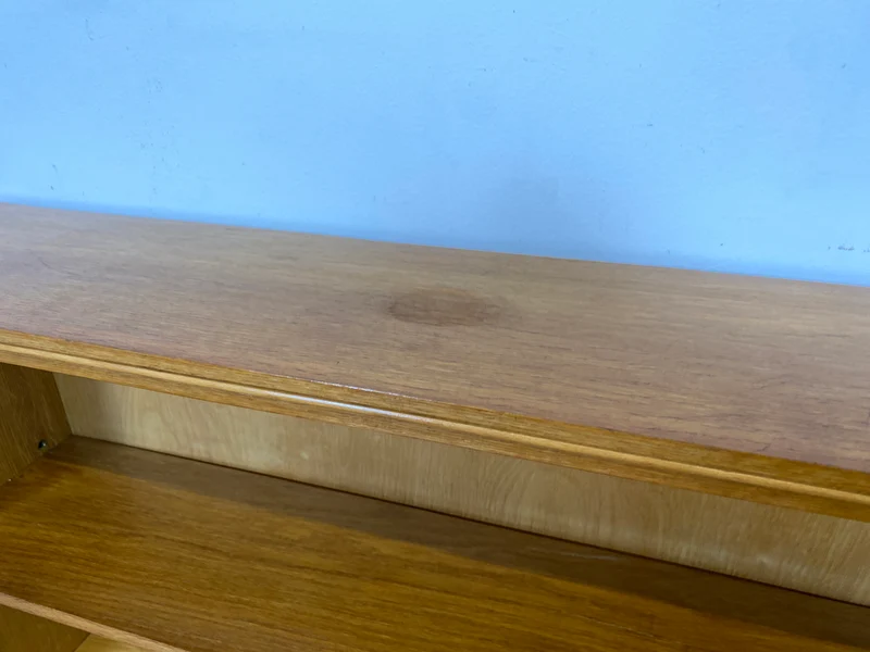 Schönes helles Mid-Century Regal , Vollholz, mit verstellb. Regalböden & neuen Metallfüßen I Holzregal Bücherregal Bücherschrank Küchenregal Regalwand Vintage Retro 60er I