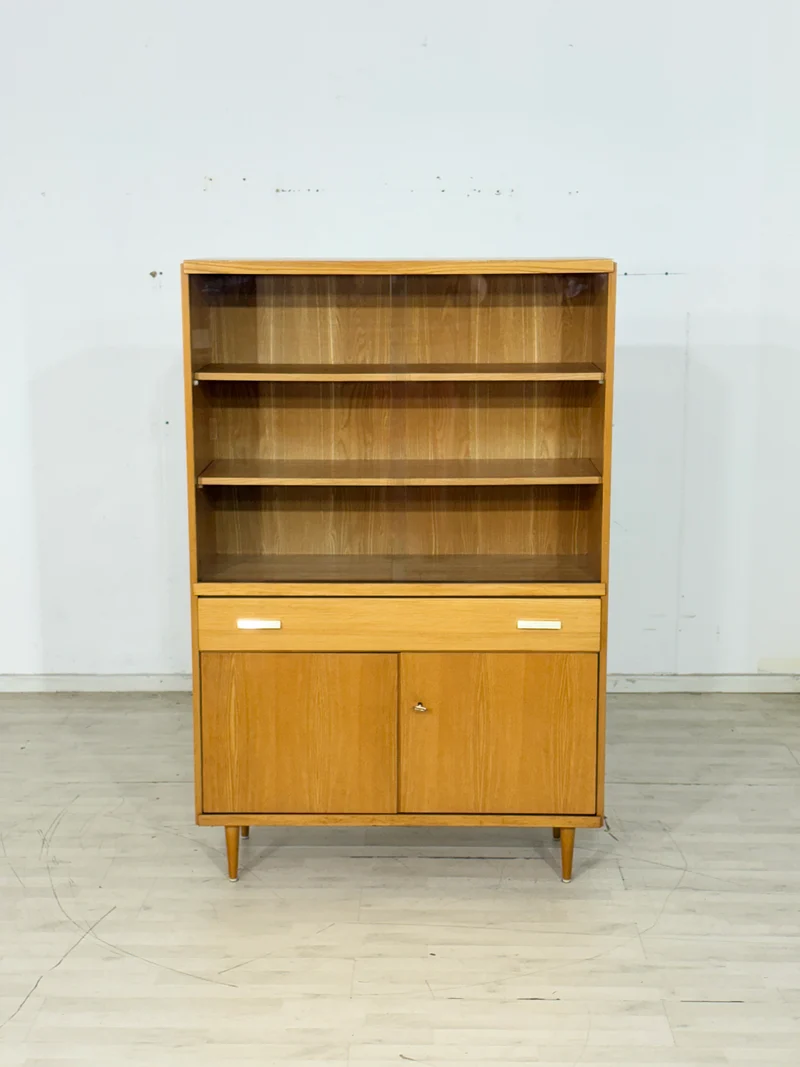 Elegantes Mid-Century Highboard – Stilvolle Vitrine aus den 60er Jahren