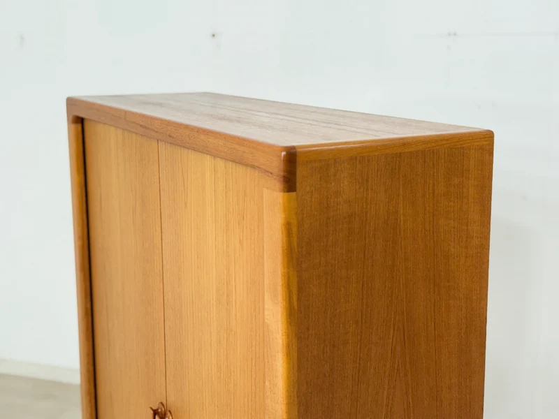 Drylund Teak Schrank / Jalousietür Wäscheschrank / Vintage Highboard