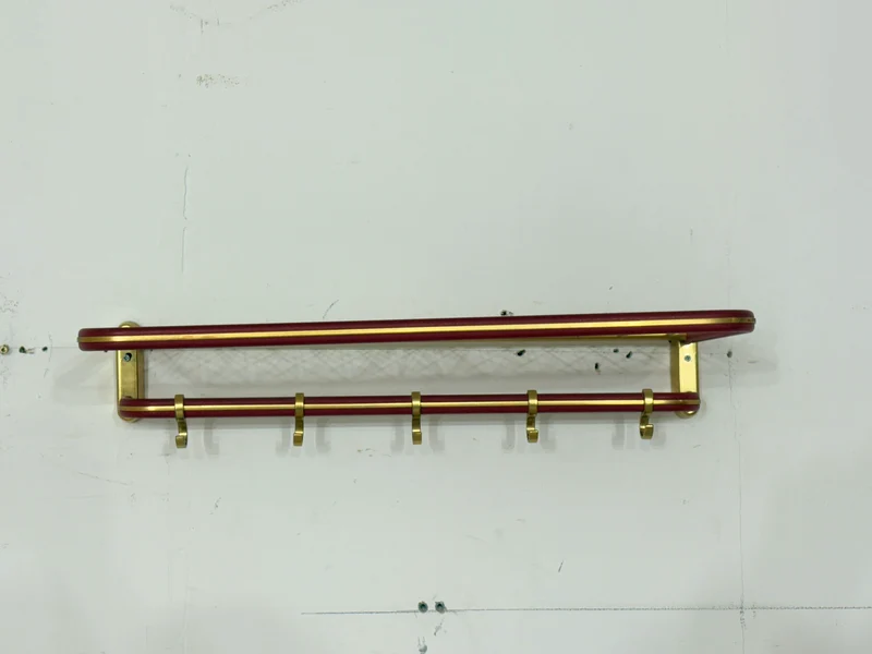 Mid-Century Design / stilvolle Wandgarderobe / 60er Jahre / Vintage-Kleiderständer