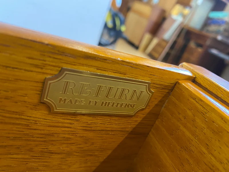 Hochwertige Stilmöbel Kommode , ein Original von Heldense im Stile des Biedermeier mit Schubladen