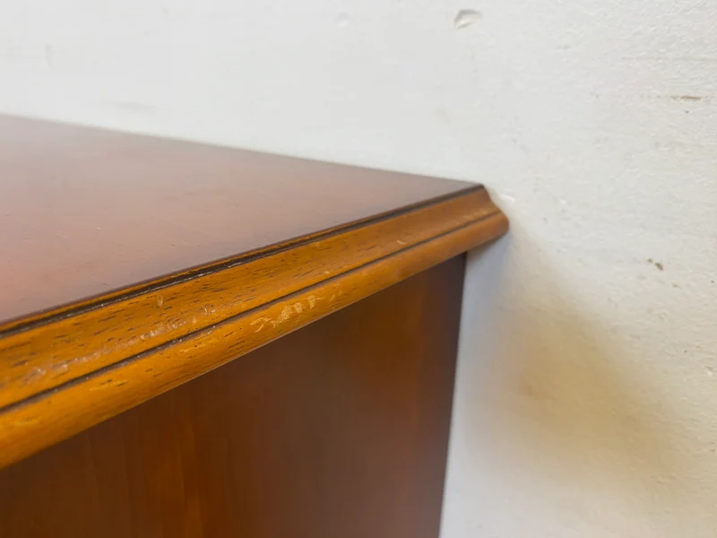 Hochwertige Stilmöbel Kommode , ein Original von Heldense im Stile des Biedermeier mit Schubladen