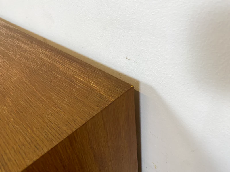 Stilvolles helles Mid-Century Regal , Vollholz, mit verstellb. Regalböden & neuen Metallfüßen I Holzregal Bücherregal Bücherschrank Küchenregal Regalwand Vintage Retro 60er I