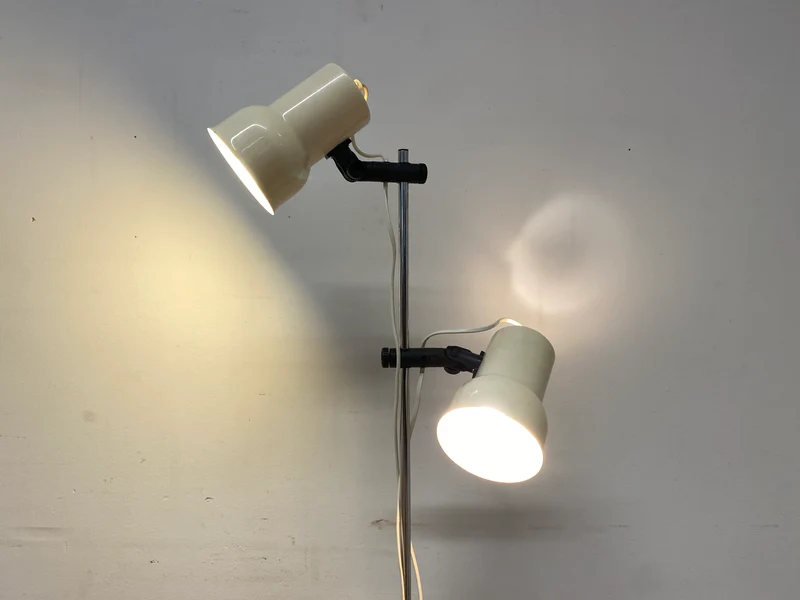 Skandinavische Space Age Stehlampe von Nordlux in Weiß mit zwei verstellbaren Leuchten I Stehleuchte Lampe Leselampe Licht Pop Art Retro Vintage Mid-Century 60er 70er I