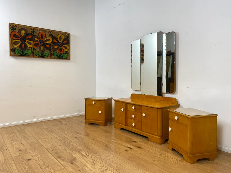 Freundliche und gut erhaltene helle Mid-Century Spiegelkommode I Vollholz furniert I Frisierkommode Schminktisch Kommode Wäschekommode Sideboard Spiegel 60er Vintage I