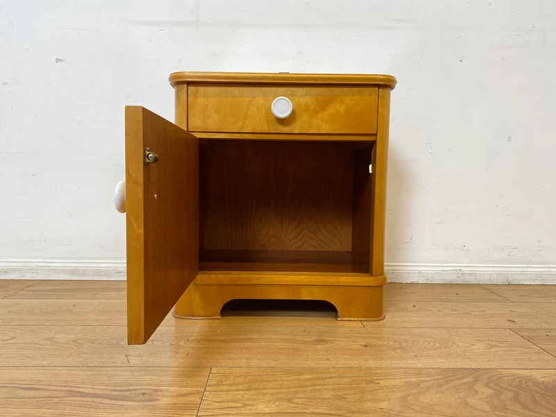 Freundlicher heller Mid-Century Nachttisch mit Schublade und Glasauflage I Vollholz furniert I Nachtkommode Nachtschrank Nachtschränkchen Kommode 60er Vintage I