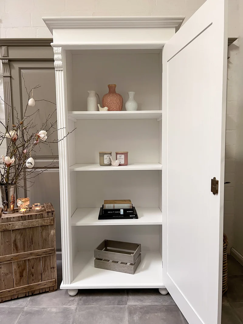 Capalée - Großer Massivholz-Badezimmerschrank im Landhausstil