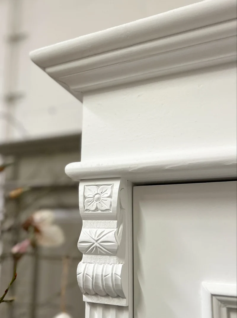 Capalée - Großer Massivholz-Badezimmerschrank im Landhausstil
