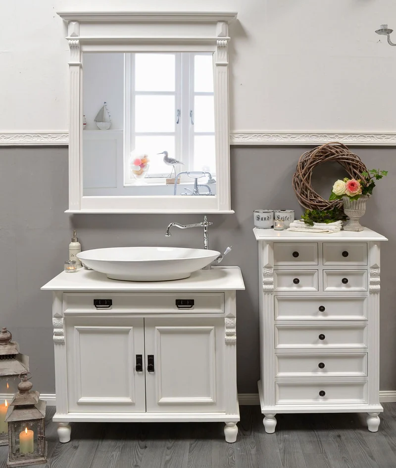 Élaine - Kleiner Hochschrank im Gründerzeit-Stil, Landhaus-Möbel Massivholz weiß