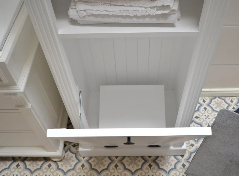 Laundry - Wäscheschrank im Gründerzeit-Stil