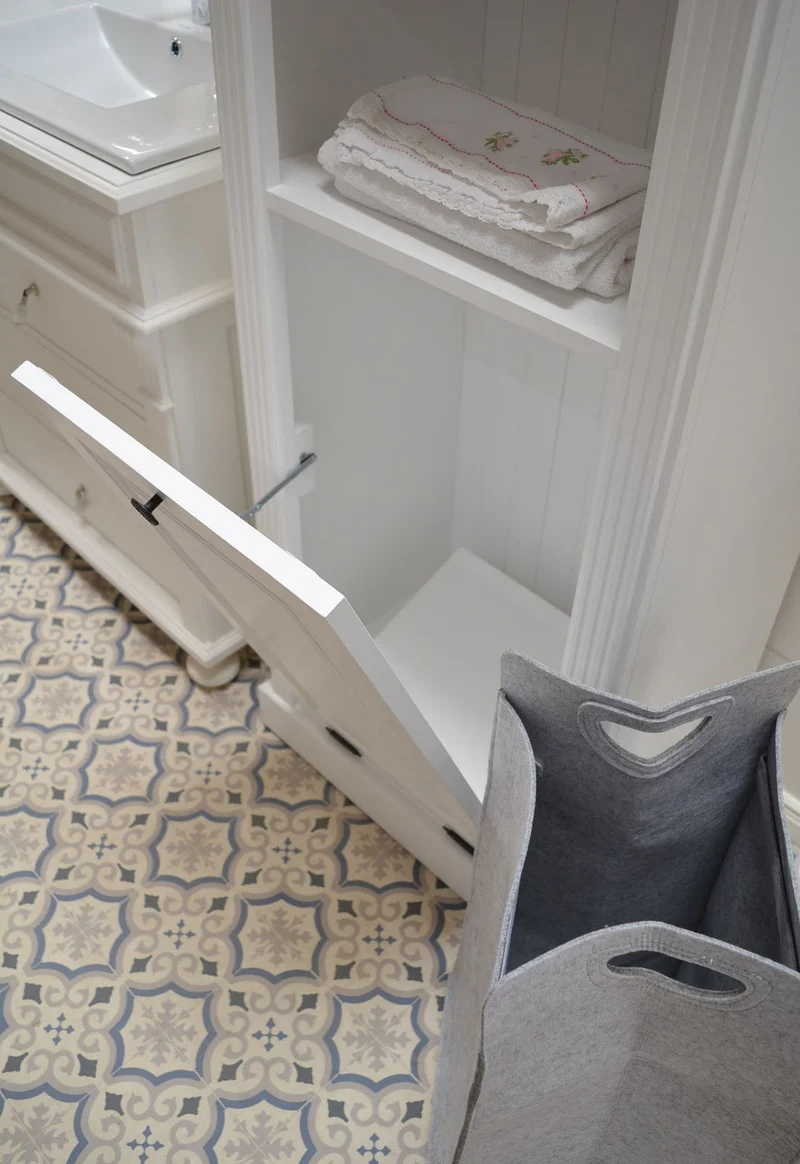 Laundry - Wäscheschrank im Gründerzeit-Stil