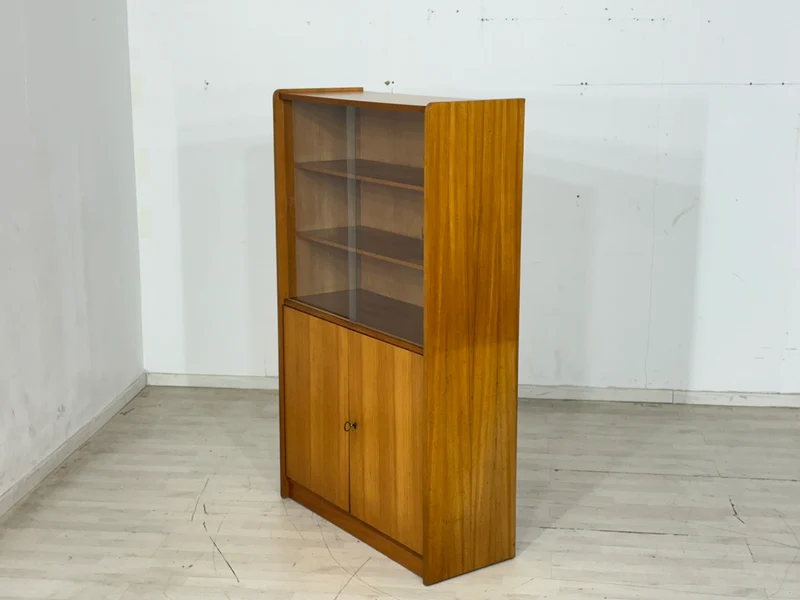 Mid-Century Vitrine / Hoher Schrank – 60er Jahre Vintage Highboard – Rüster (Ulme) Holz