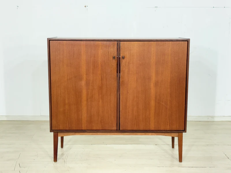 Vintage Teak Highboard / Sideboard / Wohnzimmerschrank / Wäscheschrank