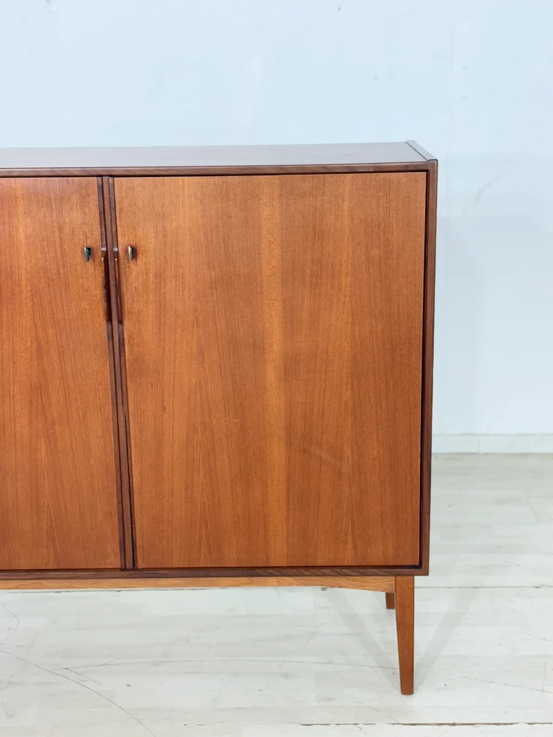 Vintage Teak Highboard / Sideboard / Wohnzimmerschrank / Wäscheschrank