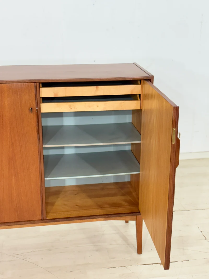 Vintage Teak Highboard / Sideboard / Wohnzimmerschrank / Wäscheschrank