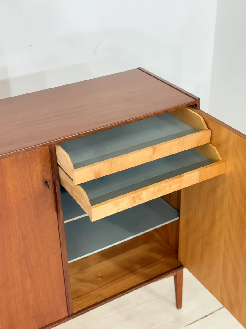 Vintage Teak Highboard / Sideboard / Wohnzimmerschrank / Wäscheschrank