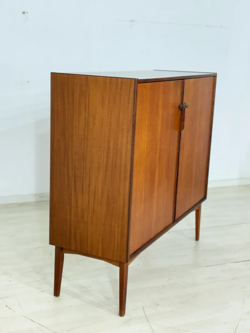 Vintage Teak Highboard / Sideboard / Wohnzimmerschrank / Wäscheschrank