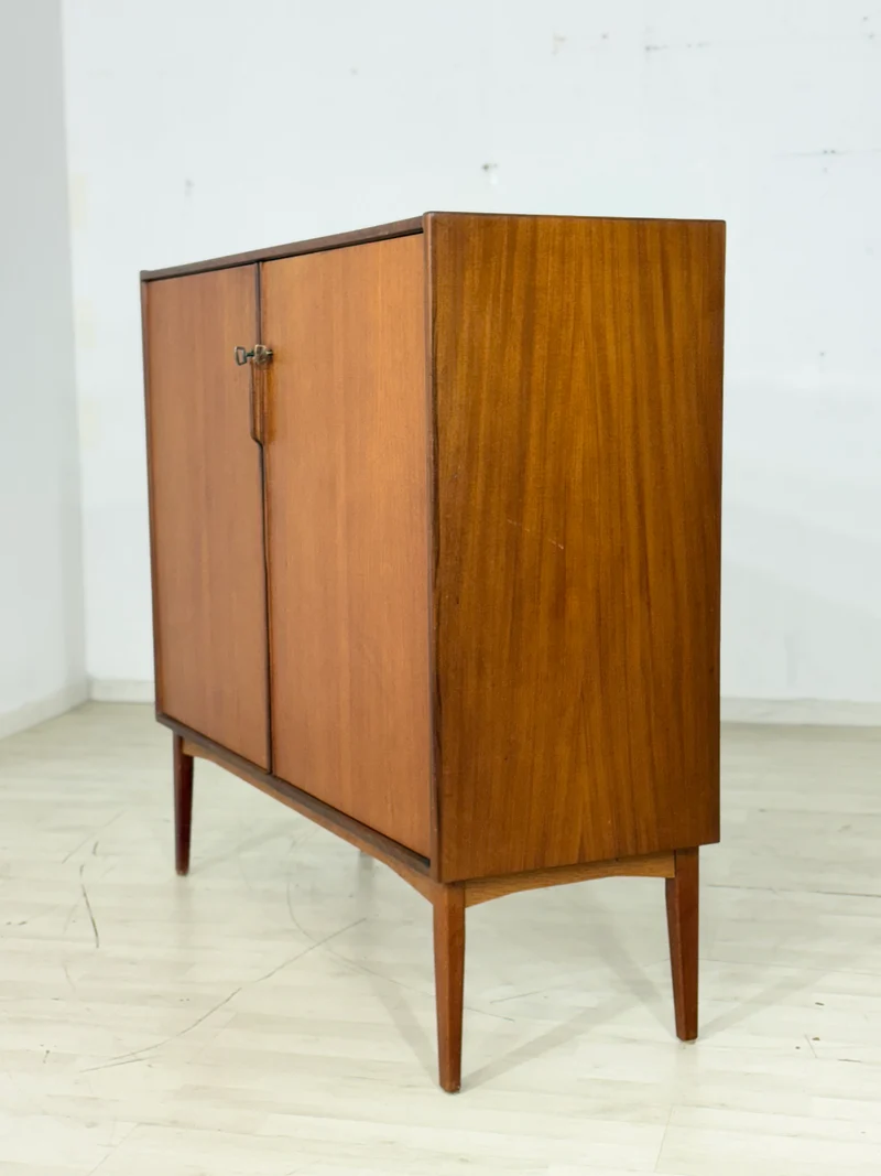Vintage Teak Highboard / Sideboard / Wohnzimmerschrank / Wäscheschrank