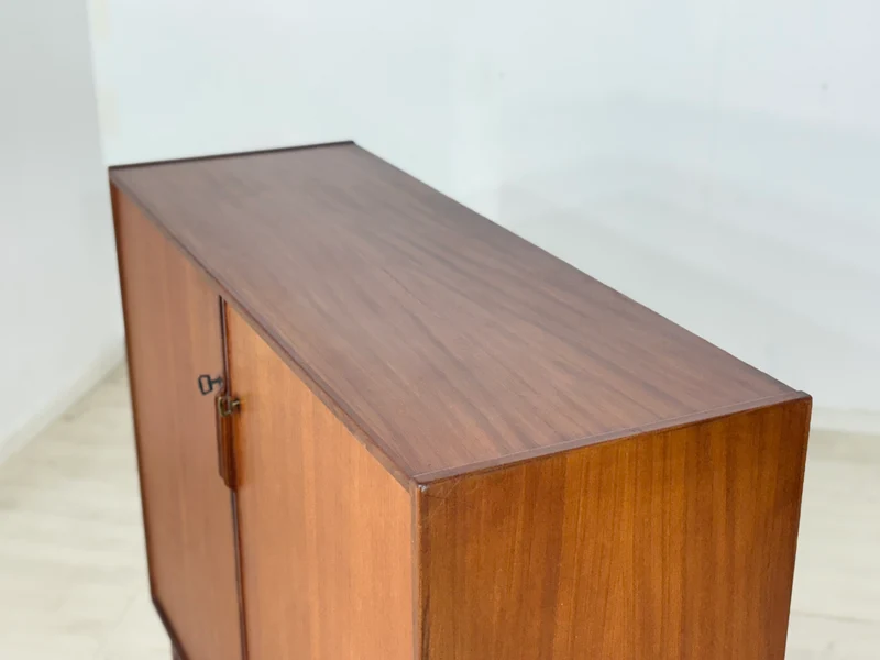 Vintage Teak Highboard / Sideboard / Wohnzimmerschrank / Wäscheschrank