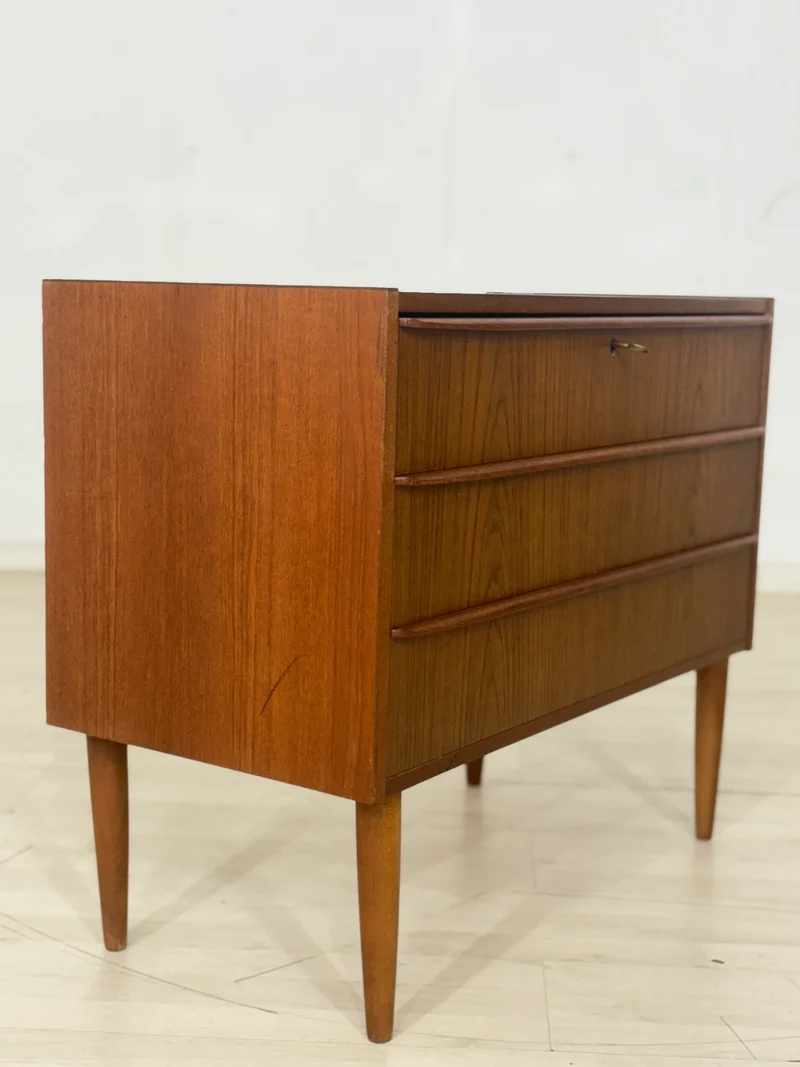 Mid-Century Kommode / Teak Schrank / Vintage Waschkommode / Wohnzimmerschrank