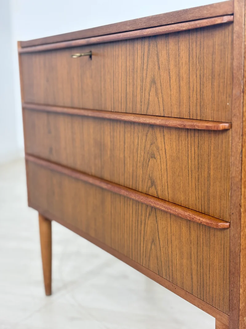 Mid-Century Kommode / Teak Schrank / Vintage Waschkommode / Wohnzimmerschrank