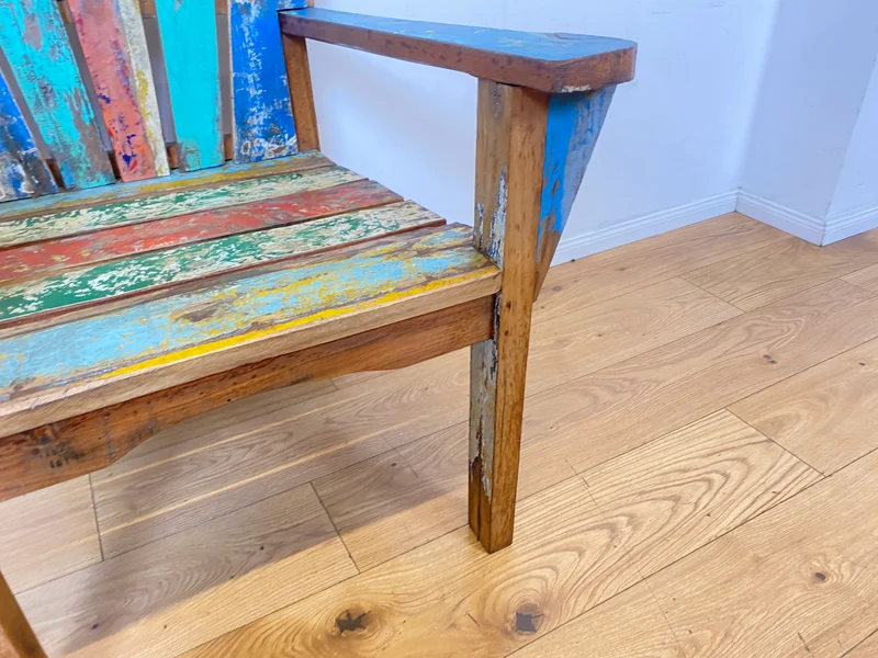 Nachhaltiger Armlehnsessel handgefertigt aus altem Bootsholz in Originalfarben I Sessel Lesesessel Holzsessel Gartensessel Gartenmöbel Balkonmöbel Treibholz I
